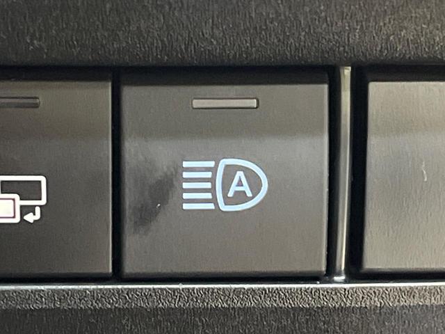 ヴォクシー Ｓ－Ｚ　純正１０．５インチナビ　１３．２型有機ＥＬフリップダウンモニター　快適利便パッケージ　両側パワースライドドア　パワーバックドア　セーフティセンス　レーダークルーズ　プロジェクター式ＬＥＤヘッド（32枚目）