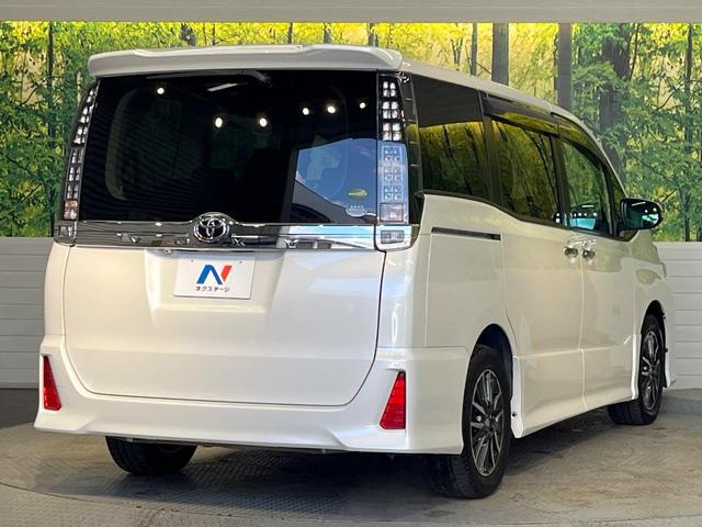 ヴォクシー ＺＳ　煌　ＢＩＧ－Ｘ９インチナビ　フリップダウンモニター　両側パワースライドドア　ＬＥＤヘッドライト　オートライト　バックカメラ　Ｂｌｕｅｔｏｏｔｈ　フルセグ　スマートキー　ＥＴＣ　フロントフォグライト（17枚目）