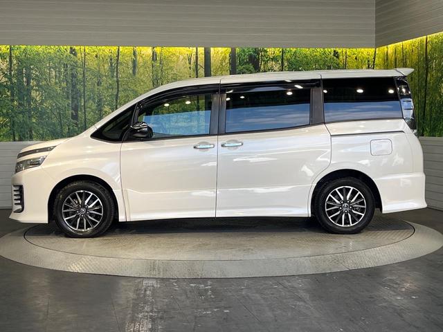 ヴォクシー ＺＳ　煌　ＢＩＧ－Ｘ９インチナビ　フリップダウンモニター　両側パワースライドドア　ＬＥＤヘッドライト　オートライト　バックカメラ　Ｂｌｕｅｔｏｏｔｈ　フルセグ　スマートキー　ＥＴＣ　フロントフォグライト（47枚目）