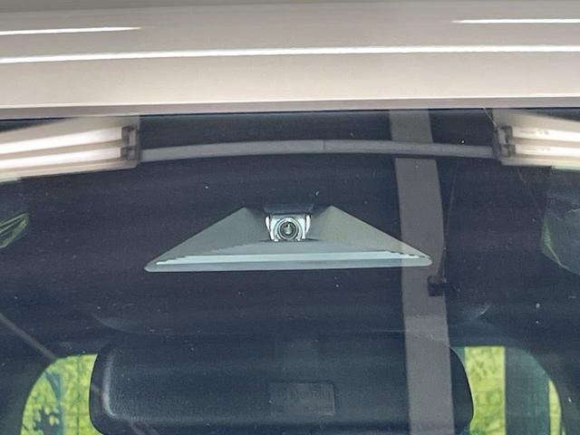 �y�z���_�Z���V���O�z���s���ɑO���̎ԗ�����F�����A�Փ˂������Ȏ��͌x��ƃu���[�L�ŏՓˉ���Ɣ�Q�y�����A�V�X�g�B�����S�Ƀh���C�u�����y���݂��������܂��B