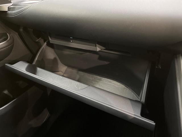 ノア ハイブリッドＳ－Ｚ　純正１０．５インチ　バックカメラ　モデリスタエアロ　快適利便パッケージ　デジタルインナーミラー　ブラインドスポットモニター　トヨタチームメイト　前席シートヒーター　禁煙車　両側電動スライドドア（60枚目）