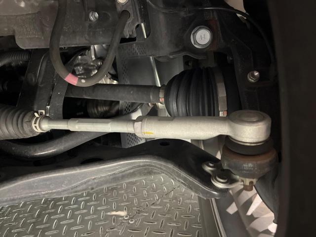 ノア ハイブリッドＳ－Ｚ　純正１０．５インチ　バックカメラ　モデリスタエアロ　快適利便パッケージ　デジタルインナーミラー　ブラインドスポットモニター　トヨタチームメイト　前席シートヒーター　禁煙車　両側電動スライドドア（79枚目）