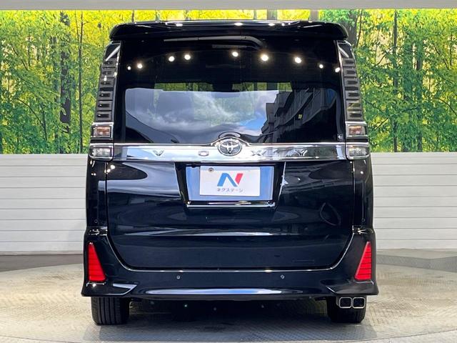 ヴォクシー ＺＳ　煌ＩＩＩ　後期　７人乗り　９型ＢＩＧ－Ｘ　後席モニター　バックカメラ　両側電動ドア　セーフティセンス　禁煙車　ハーフレザーシート　コーナーセンサー　スマートキー　ＬＥＤヘッド　ＥＴＣ　クルコン　オートハイビーム（16枚目）