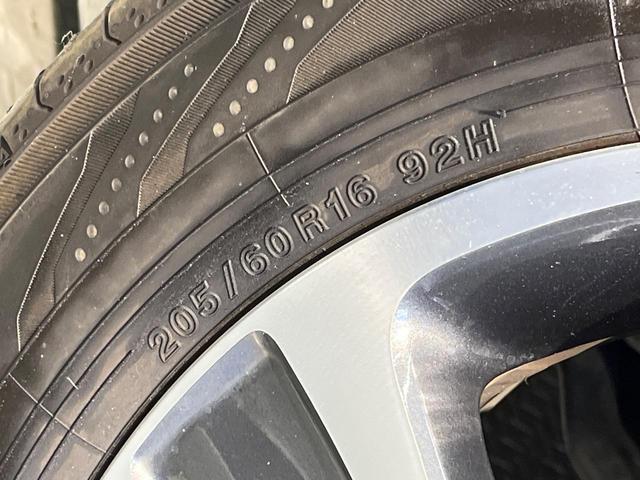 ヴォクシー ＺＳ　煌ＩＩＩ　後期　７人乗り　９型ＢＩＧ－Ｘ　後席モニター　バックカメラ　両側電動ドア　セーフティセンス　禁煙車　ハーフレザーシート　コーナーセンサー　スマートキー　ＬＥＤヘッド　ＥＴＣ　クルコン　オートハイビーム（34枚目）