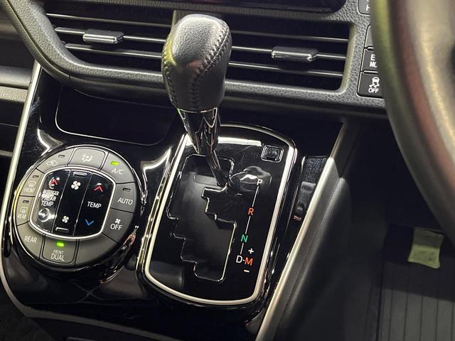 ヴォクシー ＺＳ　煌ＩＩＩ　後期　７人乗り　９型ＢＩＧ－Ｘ　後席モニター　バックカメラ　両側電動ドア　セーフティセンス　禁煙車　ハーフレザーシート　コーナーセンサー　スマートキー　ＬＥＤヘッド　ＥＴＣ　クルコン　オートハイビーム（40枚目）