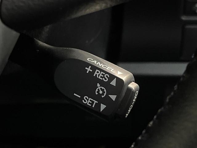 ヴォクシー ＺＳ　煌ＩＩＩ　後期　７人乗り　９型ＢＩＧ－Ｘ　後席モニター　バックカメラ　両側電動ドア　セーフティセンス　禁煙車　ハーフレザーシート　コーナーセンサー　スマートキー　ＬＥＤヘッド　ＥＴＣ　クルコン　オートハイビーム（46枚目）