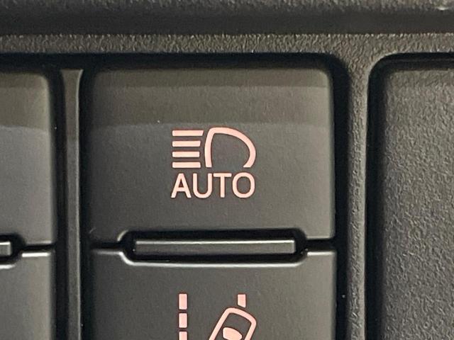 ヴォクシー ＺＳ　煌ＩＩＩ　後期　７人乗り　９型ＢＩＧ－Ｘ　後席モニター　バックカメラ　両側電動ドア　セーフティセンス　禁煙車　ハーフレザーシート　コーナーセンサー　スマートキー　ＬＥＤヘッド　ＥＴＣ　クルコン　オートハイビーム（51枚目）