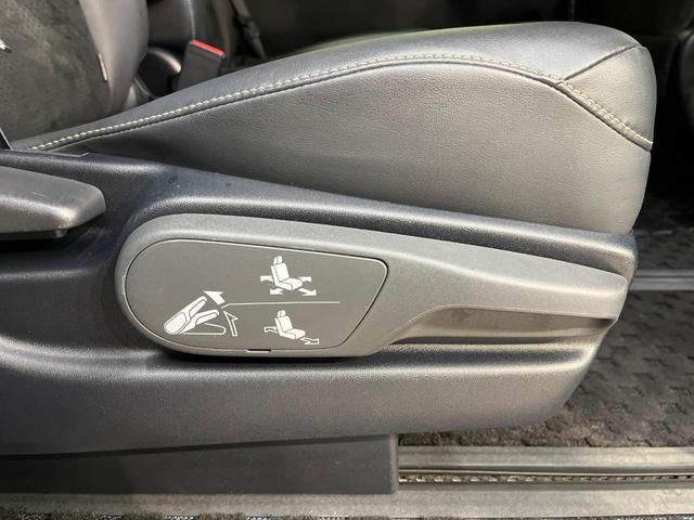 ヴォクシー ＺＳ　煌ＩＩＩ　後期　７人乗り　９型ＢＩＧ－Ｘ　後席モニター　バックカメラ　両側電動ドア　セーフティセンス　禁煙車　ハーフレザーシート　コーナーセンサー　スマートキー　ＬＥＤヘッド　ＥＴＣ　クルコン　オートハイビーム（58枚目）