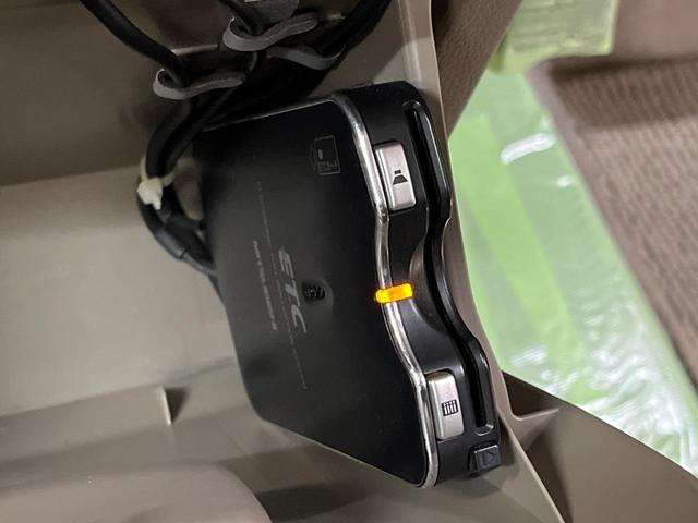 Ｎ－ＢＯＸ Ｇ・Ｌパッケージ　純正ＳＤナビ　電動スライドドア　禁煙車　スマートキー　ＥＴＣ　純正１４インチアルミ　オートエアコン　ＣＤ／ＤＶＤ再生　地デジ　後席中央アームレスト（6枚目）