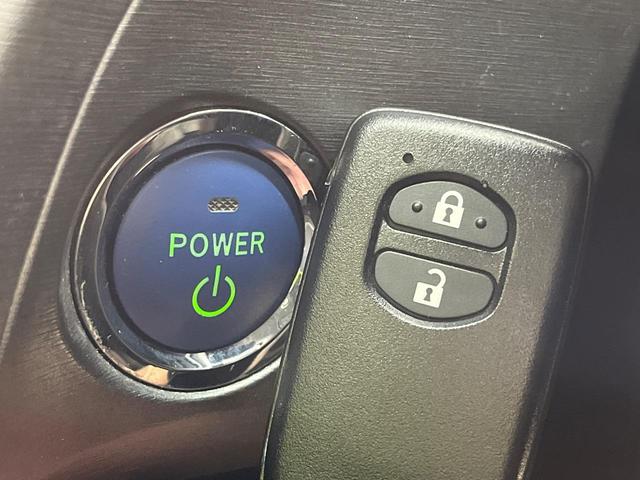 プリウス Ｓ　純正ＳＤナビ　禁煙車　スマートキー　ＨＩＤヘッドランプ　ビルトインＥＴＣ　純正１５インチアルミ　オートライト　オートエアコン　Ｂｌｕｅｔｏｏｔｈ再生　ＣＤ再生　地デジ（4枚目）