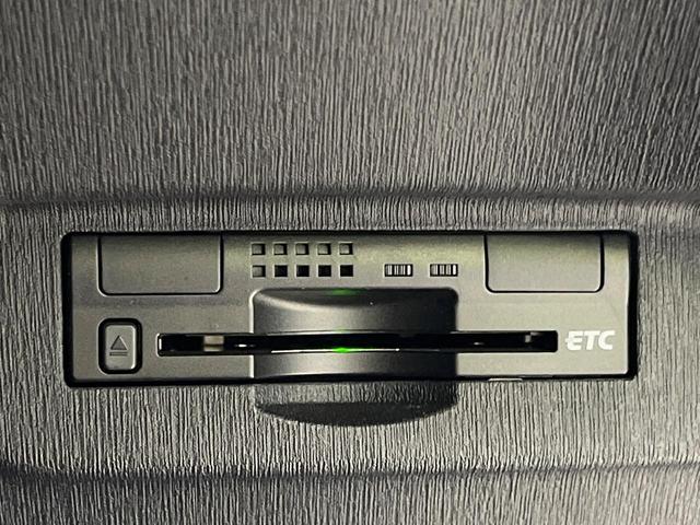 プリウス Ｓ　純正ＳＤナビ　禁煙車　スマートキー　ＨＩＤヘッドランプ　ビルトインＥＴＣ　純正１５インチアルミ　オートライト　オートエアコン　Ｂｌｕｅｔｏｏｔｈ再生　ＣＤ再生　地デジ（5枚目）