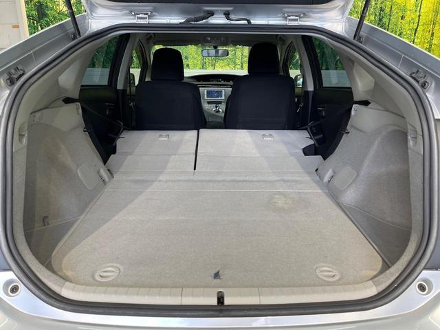 プリウス Ｓ　純正ＳＤナビ　禁煙車　スマートキー　ＨＩＤヘッドランプ　ビルトインＥＴＣ　純正１５インチアルミ　オートライト　オートエアコン　Ｂｌｕｅｔｏｏｔｈ再生　ＣＤ再生　地デジ（10枚目）