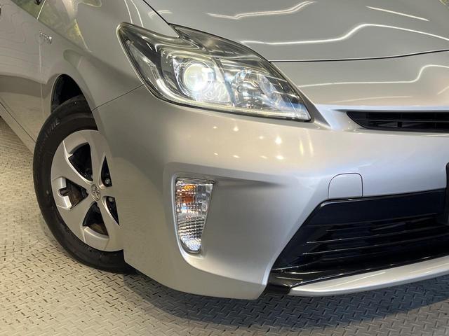 プリウス Ｓ　純正ＳＤナビ　禁煙車　スマートキー　ＨＩＤヘッドランプ　ビルトインＥＴＣ　純正１５インチアルミ　オートライト　オートエアコン　Ｂｌｕｅｔｏｏｔｈ再生　ＣＤ再生　地デジ（12枚目）