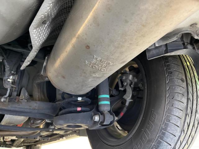 プリウス Ｓ　純正ＳＤナビ　禁煙車　スマートキー　ＨＩＤヘッドランプ　ビルトインＥＴＣ　純正１５インチアルミ　オートライト　オートエアコン　Ｂｌｕｅｔｏｏｔｈ再生　ＣＤ再生　地デジ（21枚目）