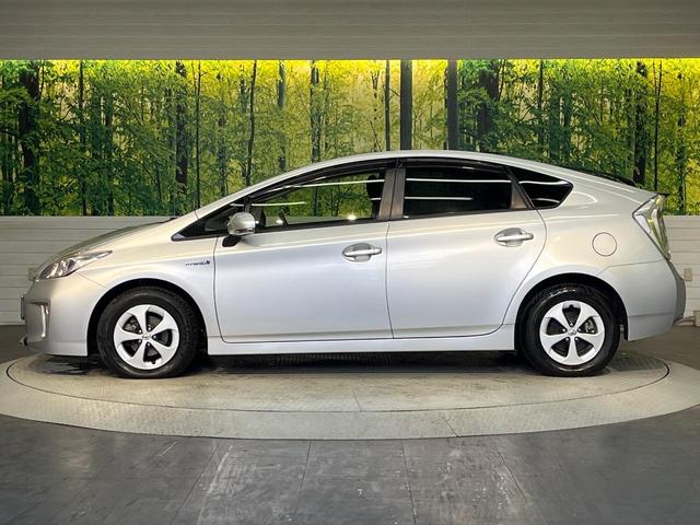 プリウス Ｓ　純正ＳＤナビ　禁煙車　スマートキー　ＨＩＤヘッドランプ　ビルトインＥＴＣ　純正１５インチアルミ　オートライト　オートエアコン　Ｂｌｕｅｔｏｏｔｈ再生　ＣＤ再生　地デジ（25枚目）