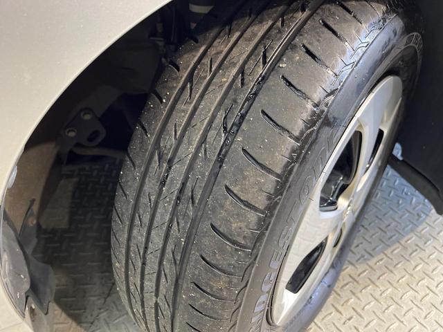 プリウス Ｓ　純正ＳＤナビ　禁煙車　スマートキー　ＨＩＤヘッドランプ　ビルトインＥＴＣ　純正１５インチアルミ　オートライト　オートエアコン　Ｂｌｕｅｔｏｏｔｈ再生　ＣＤ再生　地デジ（32枚目）