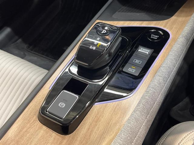 オーラ Ｇ　レザーエディション　コネクトナビ　ＢＯＳＥサウンド　アラウンドビューモニター　プロパイロット　インテリジェントルームミラー　ＢＳＭ　電動パーキングブレーキ　革シート　ＬＥＤヘッドライト　オートハイビーム（24枚目）