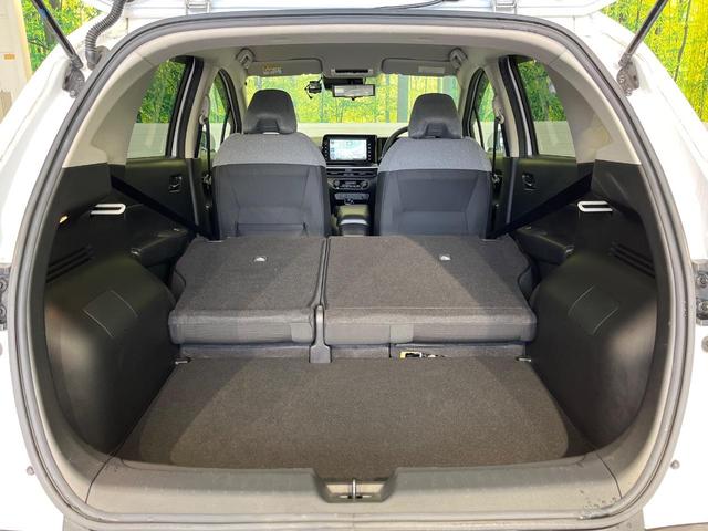 ノート Ｓ　純正９インチナビ　インテリジェントエマージェンシーブレーキ　アラウンドビューモニター　インテリジェントルームミラー　オートハイビーム　オートライト　Ｂｌｕｅｔｏｏｔｈ　フルセグ（10枚目）