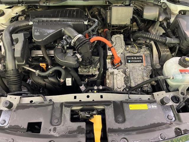 ノート Ｓ　純正９インチナビ　インテリジェントエマージェンシーブレーキ　アラウンドビューモニター　インテリジェントルームミラー　オートハイビーム　オートライト　Ｂｌｕｅｔｏｏｔｈ　フルセグ（18枚目）