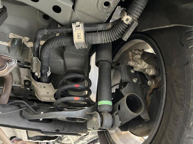 セレナ ｅ－パワー　ハイウェイスターＶ　純正１０インチナビ　フリップダウンモニター　ハンズフリー両側パワースライドドア　インテリジェントルームミラー　プロパイロット　アラウンドビューモニター　防水シート　ＢＳＭ　電動パーキングブレーキ（21枚目）