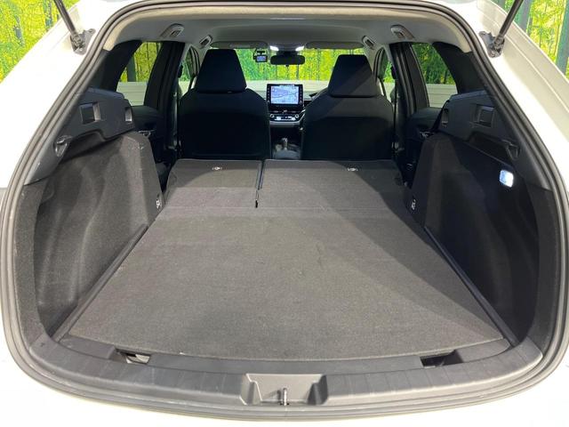 ���i�̂���������ʋ΁A���}���ɏ\���ȉ׎��X�y�[�X���m�ۂ��Ă���܂��B�Z�J���h�V�[�g��|���ƁA�傫�ȉו��̐ύڂ��\�ł���