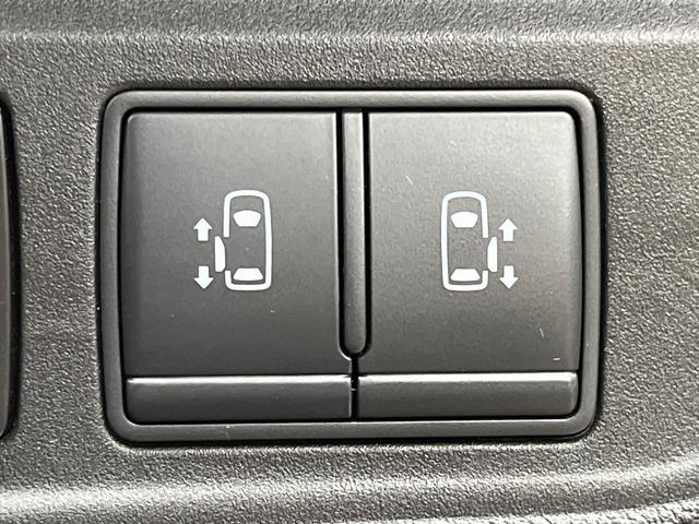 セレナ e-パワー ハイウェイスターV 純正10型ナビ フリップダウンモニター アラウンドビューモニター ハンズフリーパワースライドドア プロパイロット 禁煙車 クリアランスソナー ブラインドスポットモニター オートブレーキホールド ETC(5枚目)