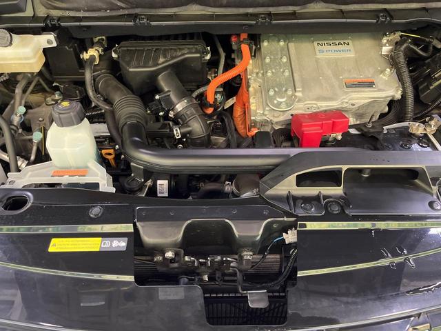 セレナ e-パワー ハイウェイスターV 純正10型ナビ フリップダウンモニター アラウンドビューモニター ハンズフリーパワースライドドア プロパイロット 禁煙車 クリアランスソナー ブラインドスポットモニター オートブレーキホールド ETC(18枚目)