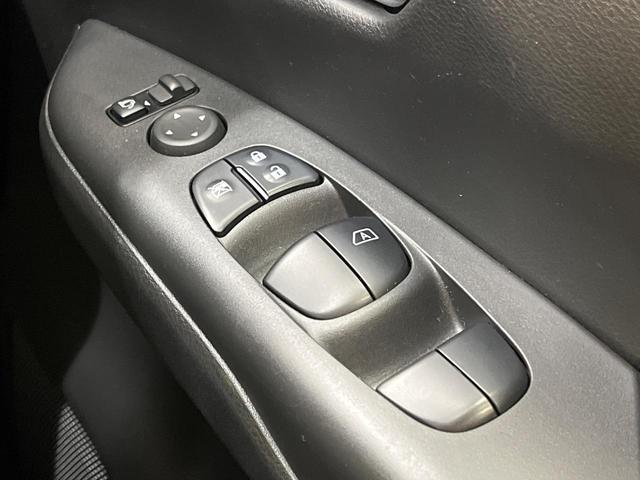 セレナ e-パワー ハイウェイスターV 純正10型ナビ フリップダウンモニター アラウンドビューモニター ハンズフリーパワースライドドア プロパイロット 禁煙車 クリアランスソナー ブラインドスポットモニター オートブレーキホールド ETC(62枚目)