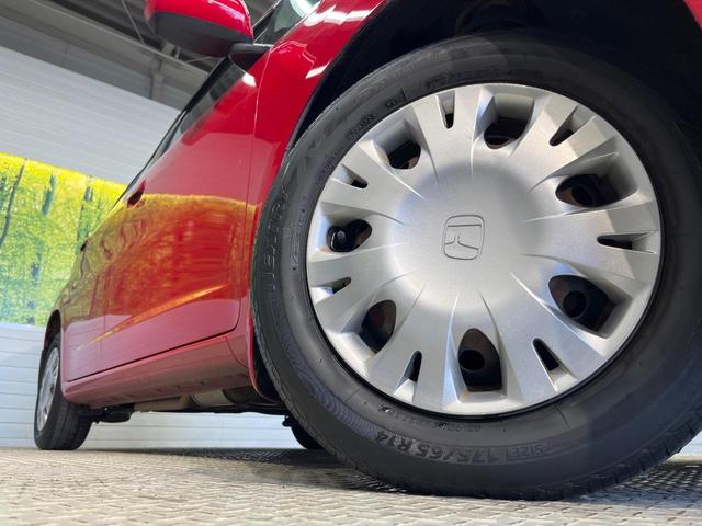 フィット Ｇ・１０ｔｈアニバーサリー　ＳＤナビ　ＥＴＣ　ドラレコ　電動格納ミラー　オートライト　アイドリングストップ　スマートキー　フルセグＴＶ　Ｂｌｕｅｔｏｏｔｈ　ＣＤ　ＤＶＤ（13枚目）