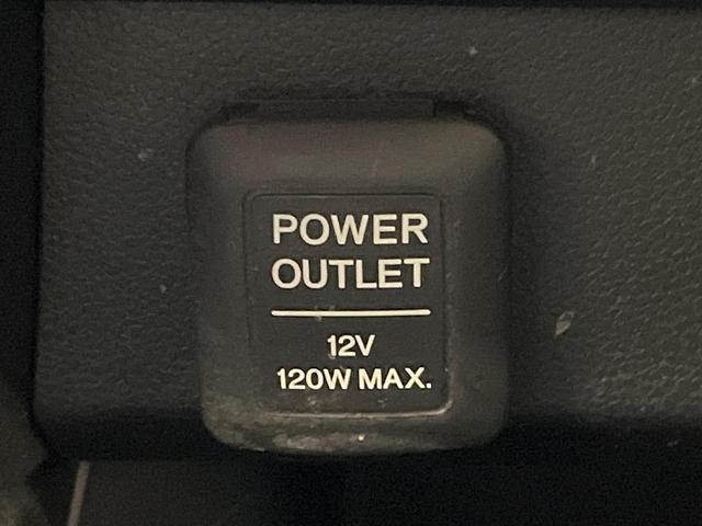 フィット Ｇ・１０ｔｈアニバーサリー　ＳＤナビ　ＥＴＣ　ドラレコ　電動格納ミラー　オートライト　アイドリングストップ　スマートキー　フルセグＴＶ　Ｂｌｕｅｔｏｏｔｈ　ＣＤ　ＤＶＤ（29枚目）