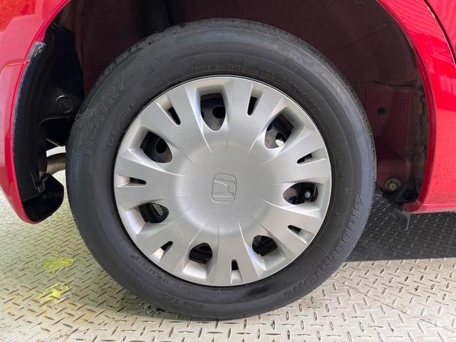 フィット Ｇ・１０ｔｈアニバーサリー　ＳＤナビ　ＥＴＣ　ドラレコ　電動格納ミラー　オートライト　アイドリングストップ　スマートキー　フルセグＴＶ　Ｂｌｕｅｔｏｏｔｈ　ＣＤ　ＤＶＤ（30枚目）