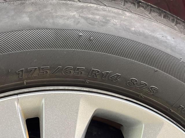 フィット Ｇ・１０ｔｈアニバーサリー　ＳＤナビ　ＥＴＣ　ドラレコ　電動格納ミラー　オートライト　アイドリングストップ　スマートキー　フルセグＴＶ　Ｂｌｕｅｔｏｏｔｈ　ＣＤ　ＤＶＤ（31枚目）