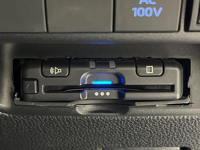 アクア ＧＲスポーツ　純正１０．５型ディスプレイオーディオ　バックカメラ　１００Ｖ電源　セーフティセンス　レーダークルーズ　禁煙車　ハーフレザーシート　コーナーセンサー　スマートキー　ＬＥＤヘッド　ＥＴＣ　オートハイビーム（8枚目）