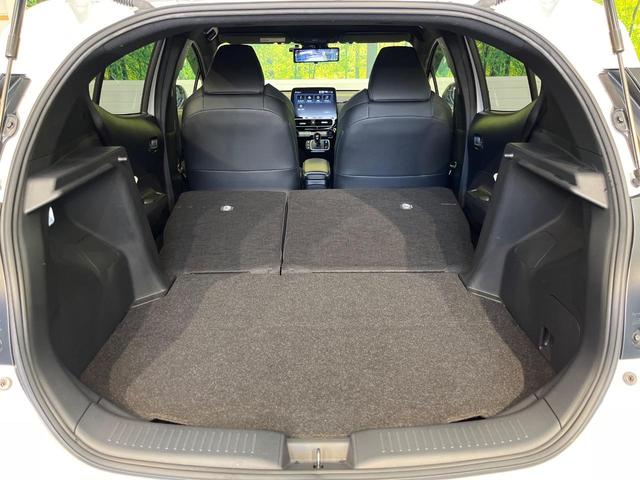 アクア ＧＲスポーツ　純正１０．５型ディスプレイオーディオ　バックカメラ　１００Ｖ電源　セーフティセンス　レーダークルーズ　禁煙車　ハーフレザーシート　コーナーセンサー　スマートキー　ＬＥＤヘッド　ＥＴＣ　オートハイビーム（11枚目）