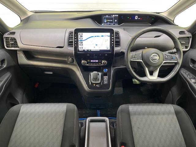 セレナ ｅ－パワー　ハイウェイスターＶ　純正１０型ナビ　後席モニター　全周囲カメラ　両側電動ドア　セーフティパックＡ　リアオートエアコン　純正１６インチＡＷ　衝突被害軽減システム　プロパイロット　禁煙車　スマートキー　ＬＥＤヘッド　ＥＴＣ（2枚目）