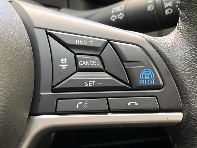 セレナ ｅ－パワー　ハイウェイスターＶ　純正１０型ナビ　後席モニター　全周囲カメラ　両側電動ドア　セーフティパックＡ　リアオートエアコン　純正１６インチＡＷ　衝突被害軽減システム　プロパイロット　禁煙車　スマートキー　ＬＥＤヘッド　ＥＴＣ（7枚目）