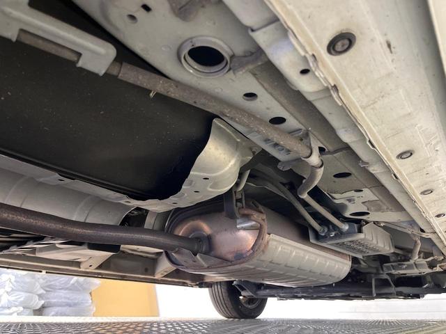 セレナ ｅ－パワー　ハイウェイスターＶ　純正１０型ナビ　後席モニター　全周囲カメラ　両側電動ドア　セーフティパックＡ　リアオートエアコン　純正１６インチＡＷ　衝突被害軽減システム　プロパイロット　禁煙車　スマートキー　ＬＥＤヘッド　ＥＴＣ（23枚目）