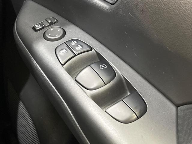 セレナ e-パワー ハイウェイスターV 純正10型ナビ 後席モニター 全周囲カメラ 両側電動ドア セーフティパックA リアオートエアコン 純正16インチAW 衝突被害軽減システム プロパイロット 禁煙車 スマートキー LEDヘッド ETC(65枚目)