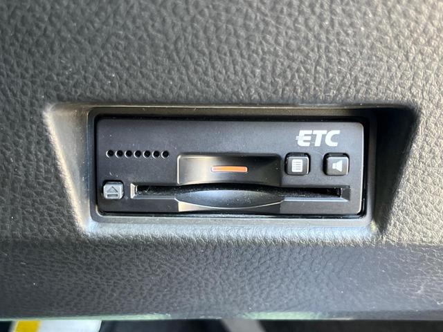 スイフト ＸＳ　ＳＤナビ　クルーズコントロール　パドルシフト　スマートキー　禁煙車　純正１６インチアルミ　電動格納ミラー　フルセグ　オートライト　ＨＩＤヘッドライト　ＥＴＣ　Ｂｌｕｅｔｏｏｔｈ　ＵＳＢ（7枚目）