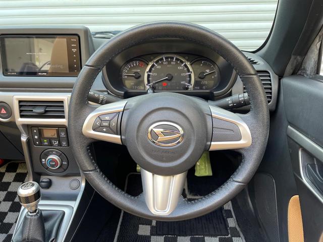 コペン セロ　ＳＤナビ　バックカメラ　５速ＭＴ　前席シートヒーター　スマートキー　ＬＥＤヘッドライト　オートラト　禁煙車　純正ＯＰ１６インチアルミホイール　Ｂｌｕｅｔｏｏｔｈ接続可　オートエアコン（10枚目）