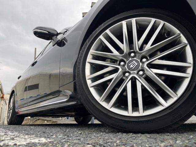 �y�����X�p�b�^�����O�P�W�C���`�A���~�z�C�[���z�����I�v�V�����z�C�[���𑕒��B���s���\�̌���ɉ����A�O�ς����X�^�C���b�V���ɂȂ��Ă��܂��B