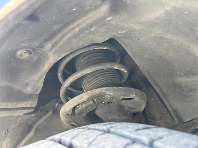 デミオ １３Ｓ　メーカーナビ　バックカメラ　ＣＤ／ＤＶＤ　Ｂｌｕｅｔｏｏｔｈ　シートヒーター　禁煙車　ＢＳＭ　ＬＥＤヘッドライト　ＥＴＣ　スマートキー　オートエアコン　オートライト（25枚目）