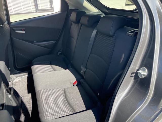 デミオ １３Ｓ　メーカーナビ　バックカメラ　ＣＤ／ＤＶＤ　Ｂｌｕｅｔｏｏｔｈ　シートヒーター　禁煙車　ＢＳＭ　ＬＥＤヘッドライト　ＥＴＣ　スマートキー　オートエアコン　オートライト（33枚目）