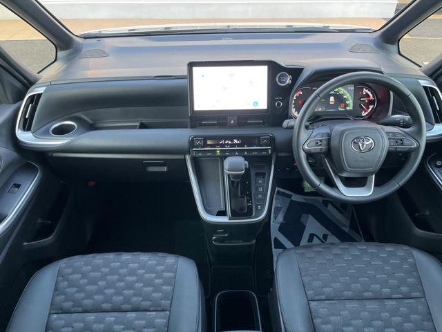 ヴォクシー Ｓ－Ｚ　純正１０．５型ナビ　後席モニター　バックカメラ　両側電動ドア　セーフティセンス　レーダークルーズ　禁煙車　ハーフレザーシート　前席シートヒーター　コーナーセンサー　スマートキー　ＬＥＤヘッド　ＥＴＣ（2枚目）