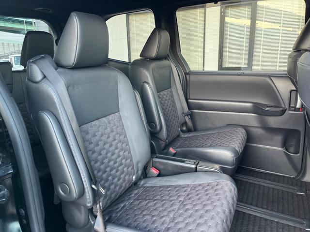 ヴォクシー Ｓ－Ｚ　純正１０．５型ナビ　後席モニター　バックカメラ　両側電動ドア　セーフティセンス　レーダークルーズ　禁煙車　ハーフレザーシート　前席シートヒーター　コーナーセンサー　スマートキー　ＬＥＤヘッド　ＥＴＣ（9枚目）