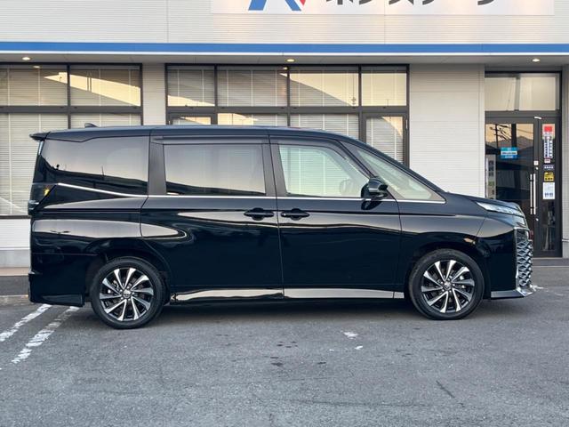 ヴォクシー Ｓ－Ｚ　純正１０．５型ナビ　後席モニター　バックカメラ　両側電動ドア　セーフティセンス　レーダークルーズ　禁煙車　ハーフレザーシート　前席シートヒーター　コーナーセンサー　スマートキー　ＬＥＤヘッド　ＥＴＣ（26枚目）