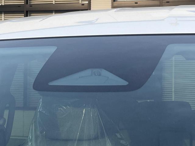 フリード エアー　ＥＸ　純正８型ディスプレイオーディオ　バックカメラ　登録済未使用車　両側電動ドア　ホンダセンシング　レーダークルーズ　ハーフレザーシート　シートヒーター　コーナーセンサー　スマートキー　ＬＥＤヘッド（6枚目）