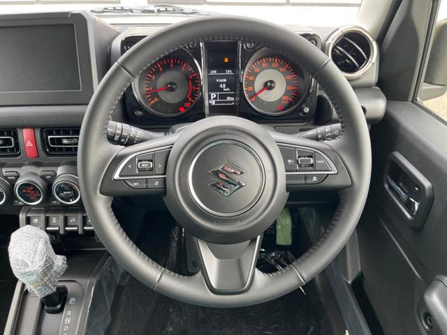 �y�����v�����X�e�A�����O�z�㎿�Ȋv���g�p���邱�ƂŁA��ɂ����������݂ƂĂ��^�]���₷���n���h���ł���