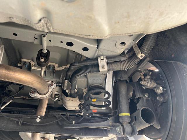 セレナ ハイウェイスターＶ　両側電動ドア　ＳＤナビ　全周囲カメラ　衝突被害軽減システム　禁煙車　コーナーセンサー　スマートキー　ＬＥＤヘッド　ビルトインＥＴＣ　純正１６インチアルミ　車線逸脱警報　オートライト　オートエアコン（20枚目）