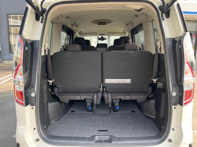 セレナ ハイウェイスターＶ　両側電動ドア　ＳＤナビ　全周囲カメラ　衝突被害軽減システム　禁煙車　コーナーセンサー　スマートキー　ＬＥＤヘッド　ビルトインＥＴＣ　純正１６インチアルミ　車線逸脱警報　オートライト　オートエアコン（39枚目）